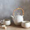 Figura Teapot with Rattan Handle