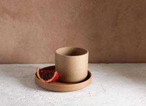 Hasami_Teacup_and_Saucer Hasami Porcelain Teacup and Plate